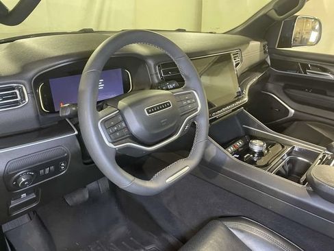 Used 2022 Jeep Wagoneer Series I w/ Premium Group I AWD/4WD image 4