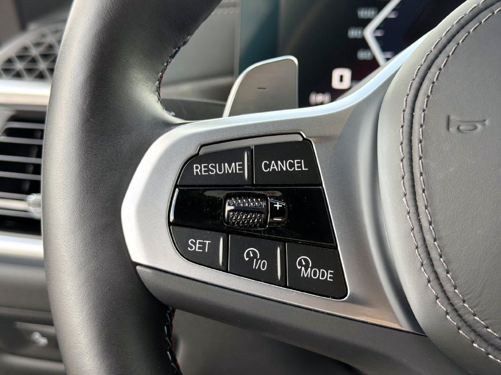 Used 2025 BMW X5 M60i AWD/4WD image 30