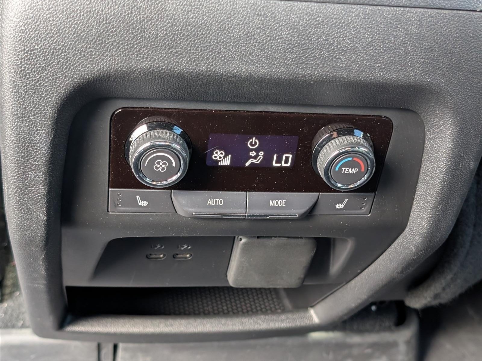 Used 2026 Chevrolet Traverse RS AWD/4WD image 19