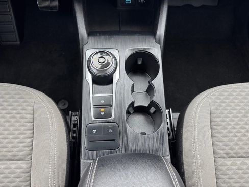 Used 2022 Ford Escape SE image 12