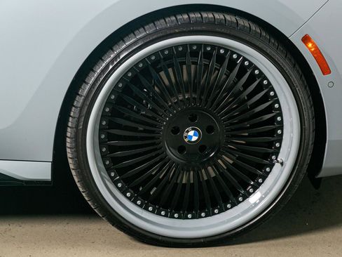 Used 2024 BMW 740i w/ Premium Package 2 RWD image 29