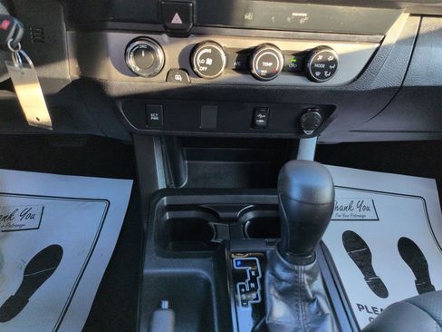 Used 2019 Toyota Tacoma SR w/ SX Package image 18