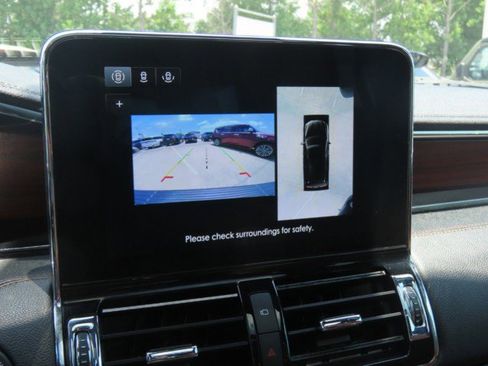 Used 2021 Lincoln Navigator Reserve w/ Luxury Package RWD image 31