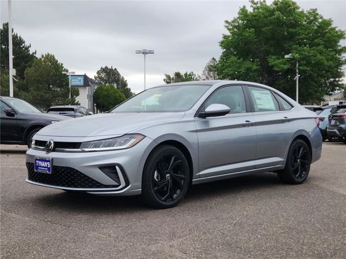 New 2025 Volkswagen Jetta SE image 6