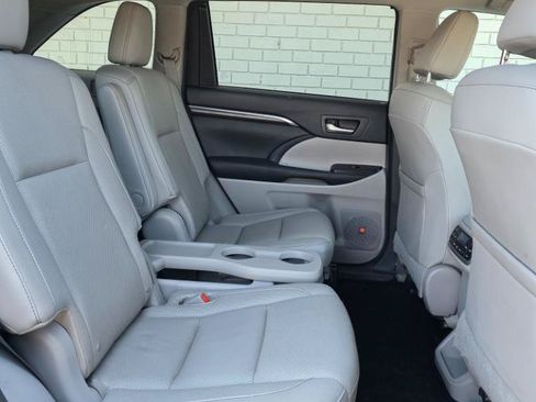 Used 2015 Toyota Highlander Limited Platinum AWD/4WD image 15