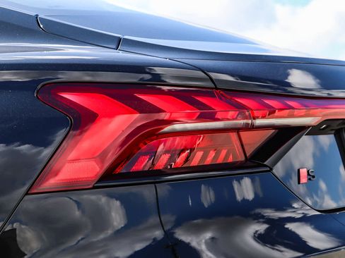 New 2026 Audi S e-tron GT Prestige image 12
