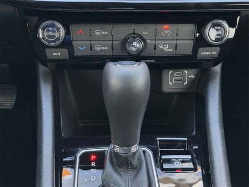 New 2026 Jeep Compass Latitude image 15