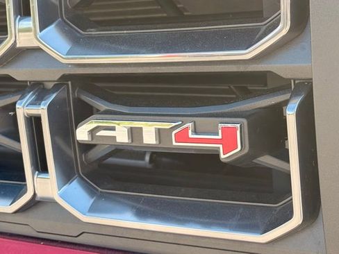 Used 2024 GMC Canyon AT4 w/ Technology Package AWD/4WD image 9