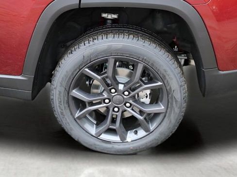 New 2025 Jeep Grand Cherokee Limited image 9