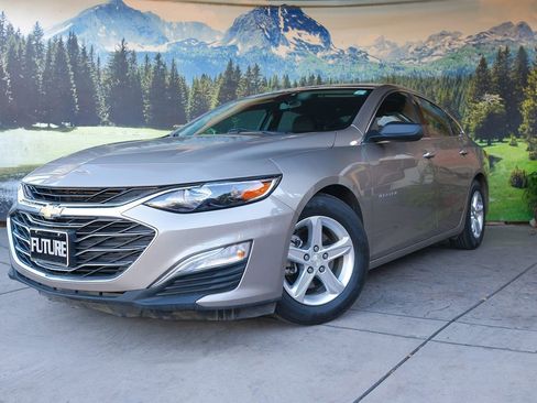 Used 2022 Chevrolet Malibu LS image 1