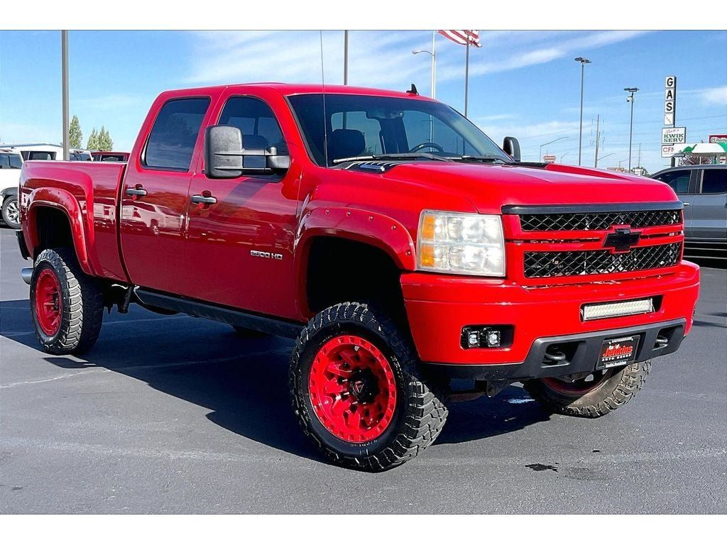 Used 2011 Chevrolet Silverado 2500 LT AWD/4WD image 2