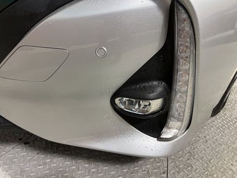 Used 2018 Toyota Prius Prime Premium image 17