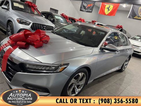 Used 2020 Honda Accord Touring image 2