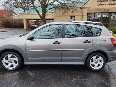 Used 2004 Pontiac Vibe w/ Moon And Tunes Value Package image 6