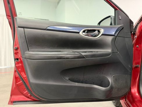 Used 2019 Nissan Sentra SR w/ Premium Package (SR) FWD image 26