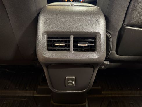 Used 2024 GMC Terrain SLE w/ Driver Convenience Package FWD image 24