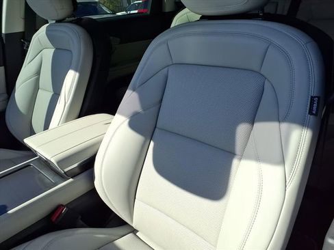 New 2026 Lincoln Nautilus Premier AWD/4WD image 8