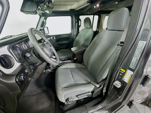 Used 2025 Jeep Wrangler Unlimited Sport AWD/4WD image 13