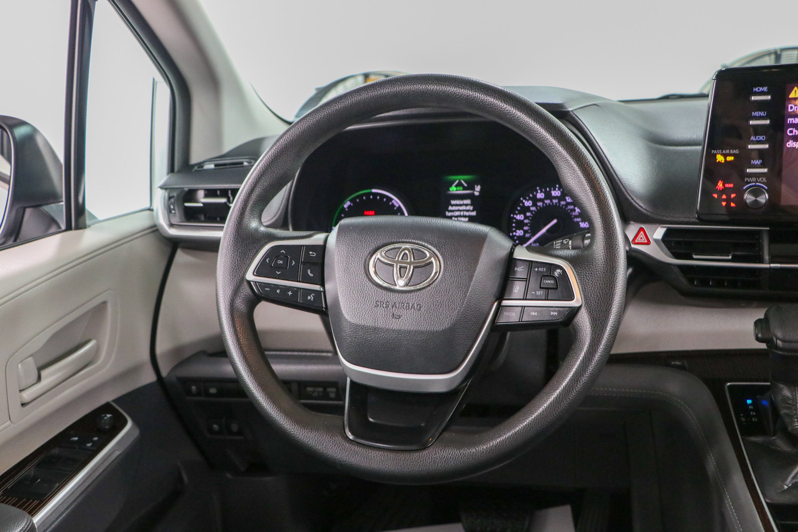 Used 2021 Toyota Sienna LE w/ LE Plus Package FWD image 12