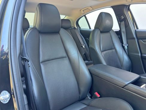 Used 2024 MAZDA MAZDA3 2.5 Turbo Sedan w/Premium Plus image 37