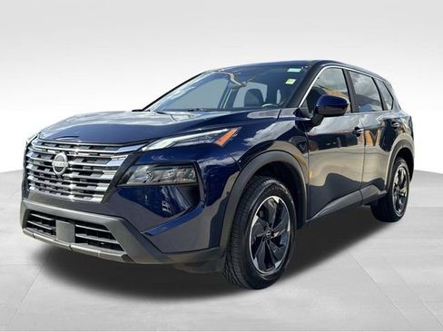 Used 2025 Nissan Rogue SV image 4