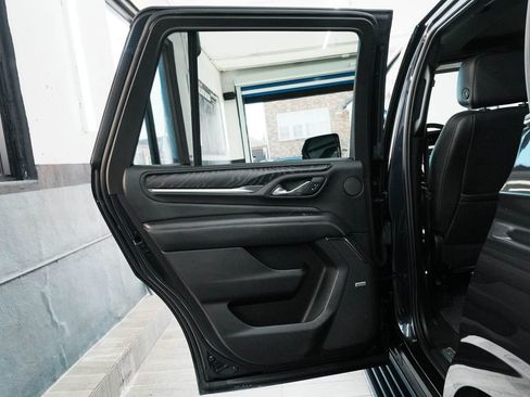 Used 2023 GMC Yukon Denali AWD/4WD image 13