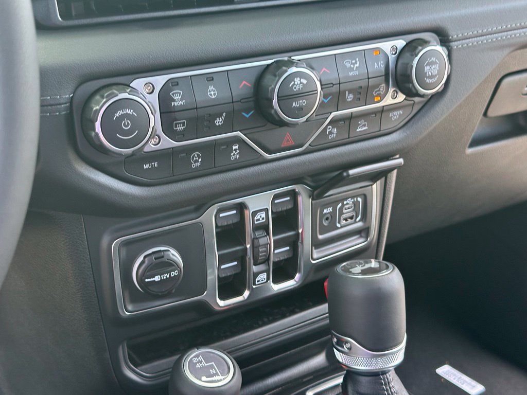 New 2026 Jeep Wrangler Unlimited Sahara AWD/4WD image 33