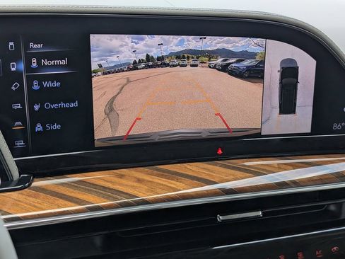 Used 2024 Cadillac Escalade Sport Platinum w/ Heavy-Duty Trailer Package AWD/4WD image 17