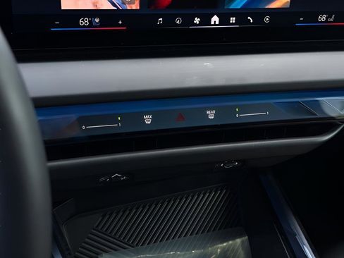 Used 2025 BMW X3 xDrive30i image 13