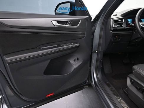 Used 2024 Volkswagen Atlas Cross Sport SE image 17