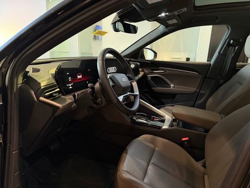 Certified 2025 Audi Q5 2.0T Premium w/ Convenience Package image 2