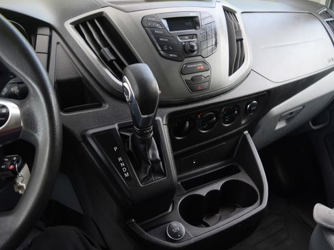 Used 2019 Ford Transit 250 130 Medium Roof RWD image 9