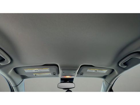 Certified 2022 Chevrolet Trax LT w/ LT Convenience Package AWD/4WD image 29