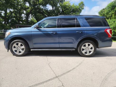 Used 2019 Ford Expedition XLT w/ Equipment Group 202A RWD image 4