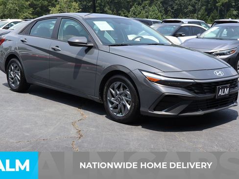 Used 2024 Hyundai Elantra SEL FWD image 5