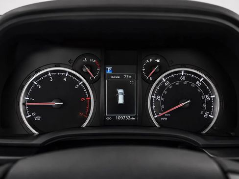 Used 2019 Toyota 4Runner TRD Off-Road Premium AWD/4WD image 10