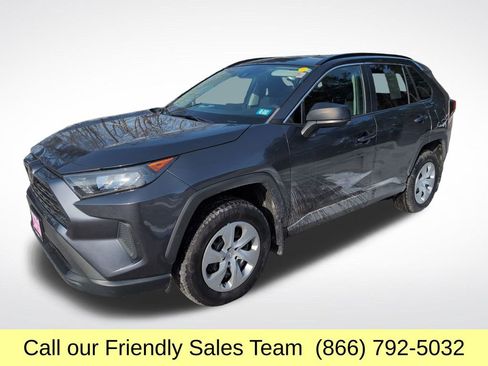 Used 2020 Toyota RAV4 LE image 1