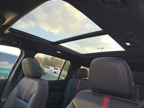 New 2026 Chevrolet Traverse RS w/ LPO, Floor Liner Package FWD image 4