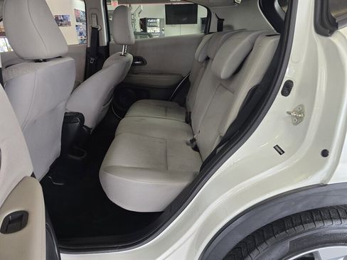 Used 2016 Honda HR-V LX image 9