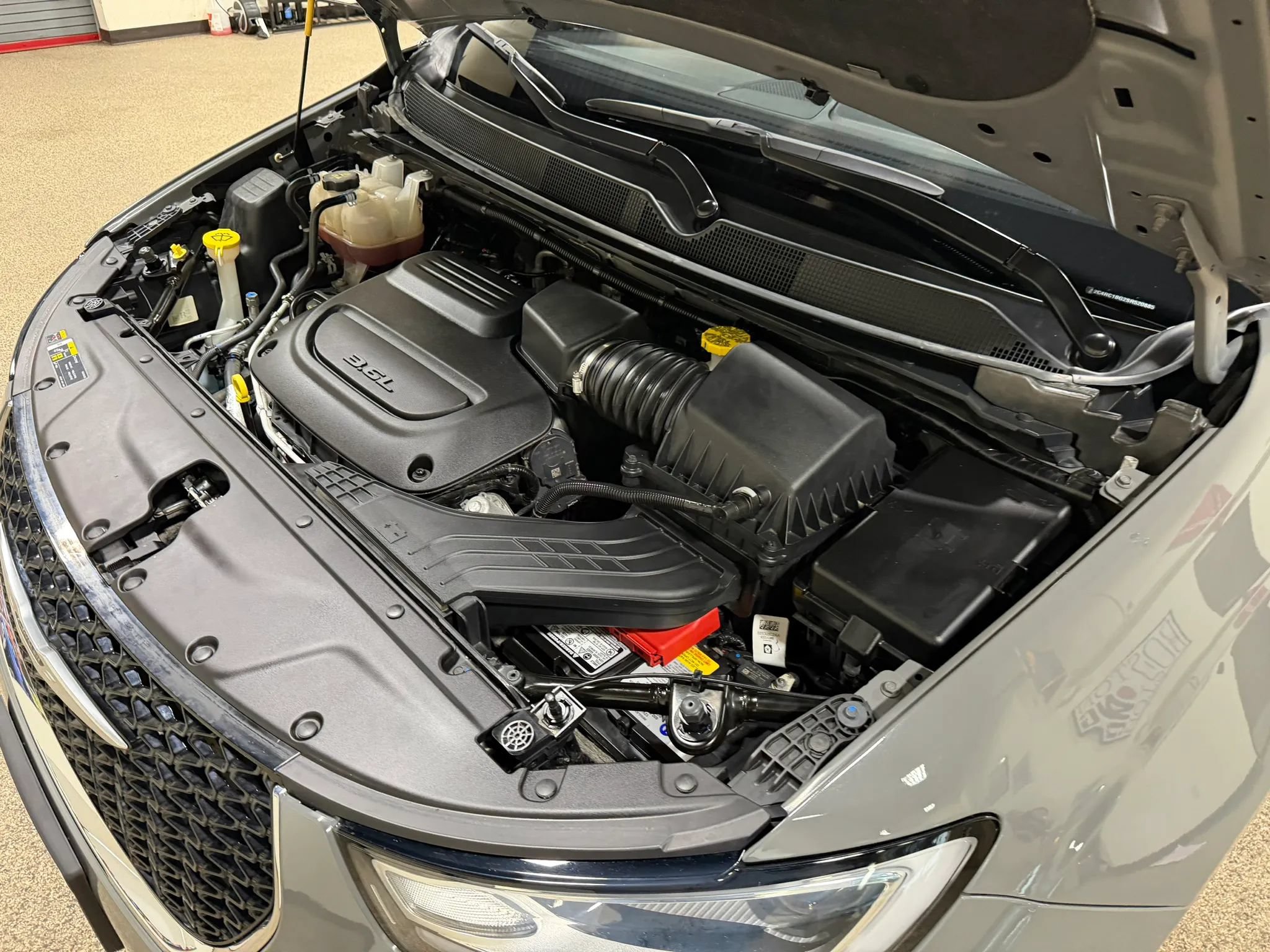 Used 2025 Chrysler Pacifica Select FWD image 56