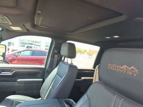 Used 2025 Chevrolet Silverado 2500 High Country w/ High Country Premium Package AWD/4WD image 45