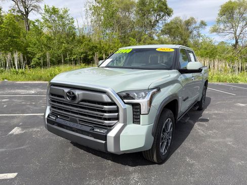 Used 2025 Toyota Tundra Limited AWD/4WD image 2