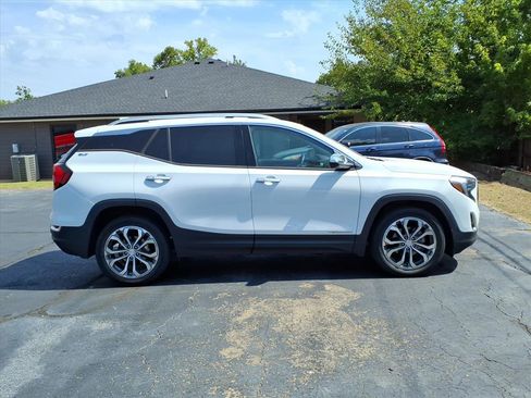 Used 2020 GMC Terrain SLT w/ Preferred Package image 2