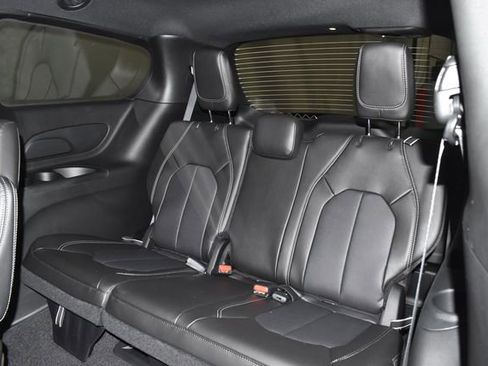 New 2026 Chrysler Pacifica Select w/ S Appearance Package image 33