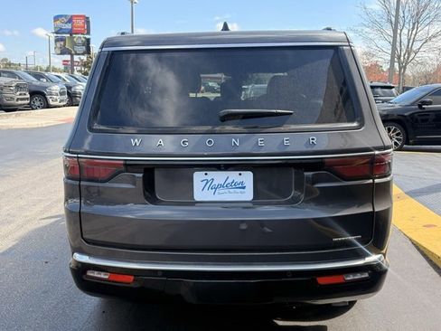 Used 2024 Jeep Wagoneer Series II w/ Flexible Seating Group image 7