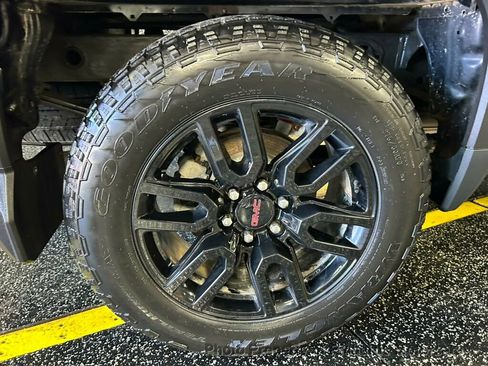 Used 2024 GMC Sierra 1500 Pro w/ Graphite Edition AWD/4WD image 11