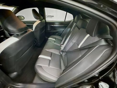 Used 2025 Toyota Camry SE image 23