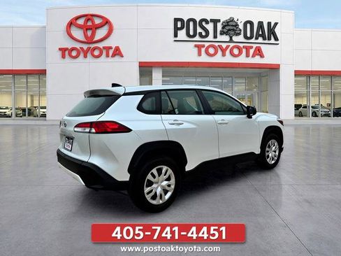 Used 2025 Toyota Corolla Cross L FWD image 8