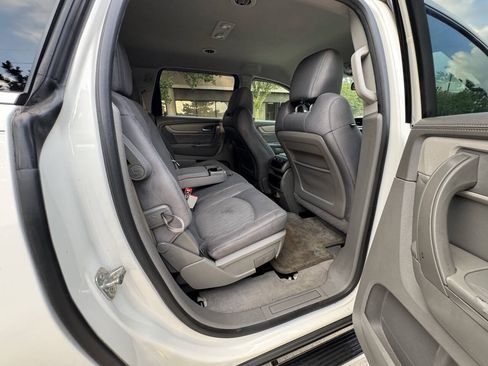 Used 2015 Chevrolet Traverse LT w/ Style and Technology Package AWD/4WD image 22