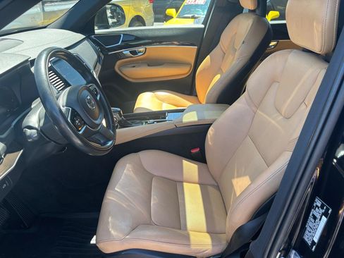 Used 2018 Volvo XC90 T6 Momentum w/ Convenience Package AWD/4WD image 8
